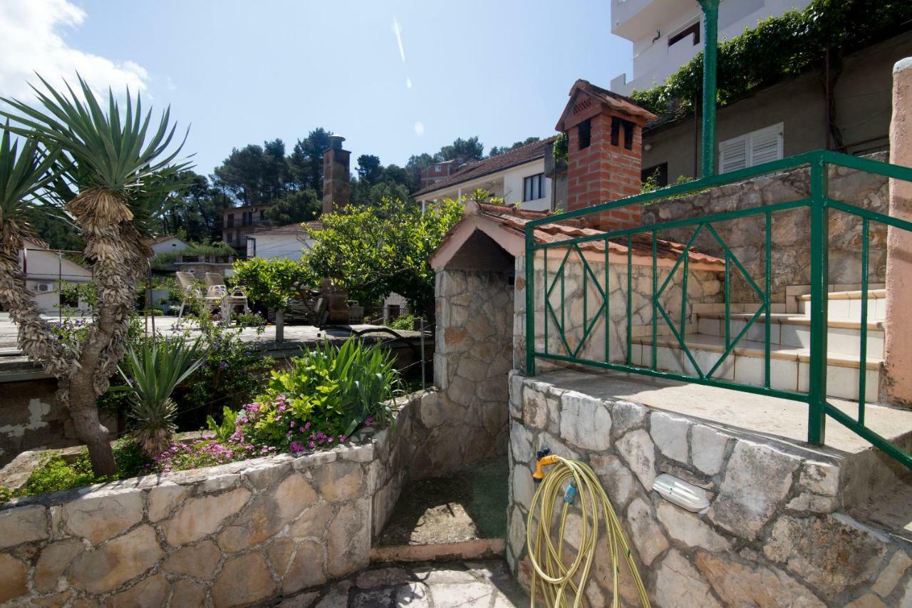 Apartments Palma Jelsa  Eksteriør billede