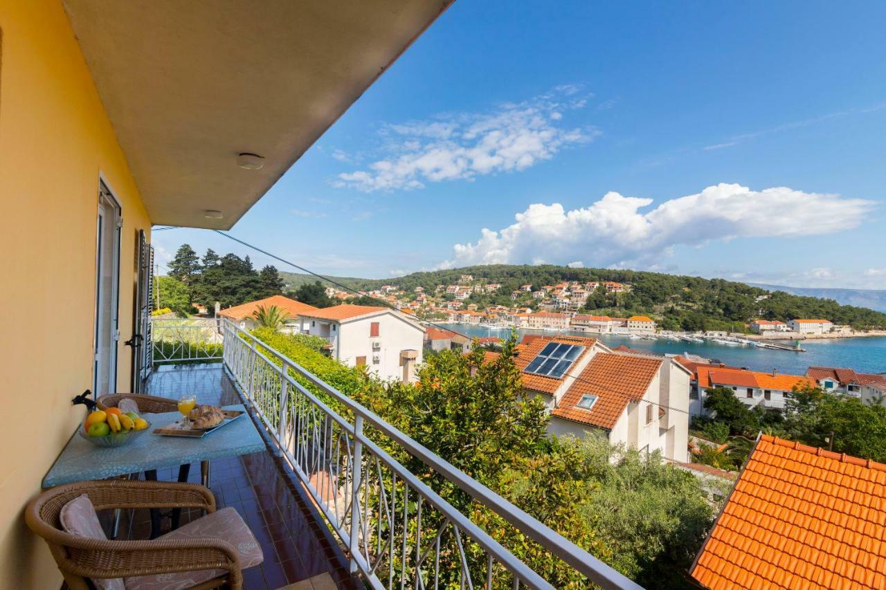 Apartments Palma Jelsa  Eksteriør billede
