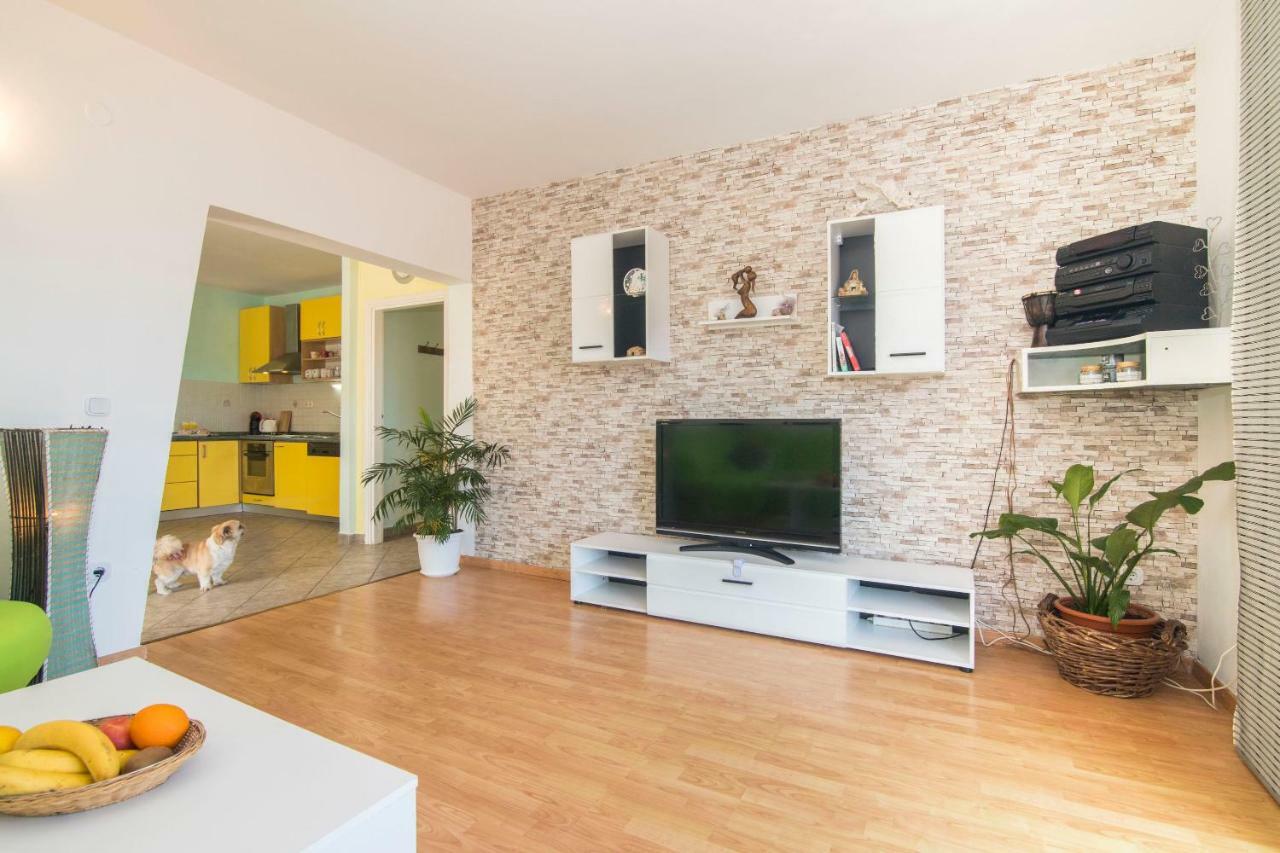 Apartments Palma Jelsa  Eksteriør billede