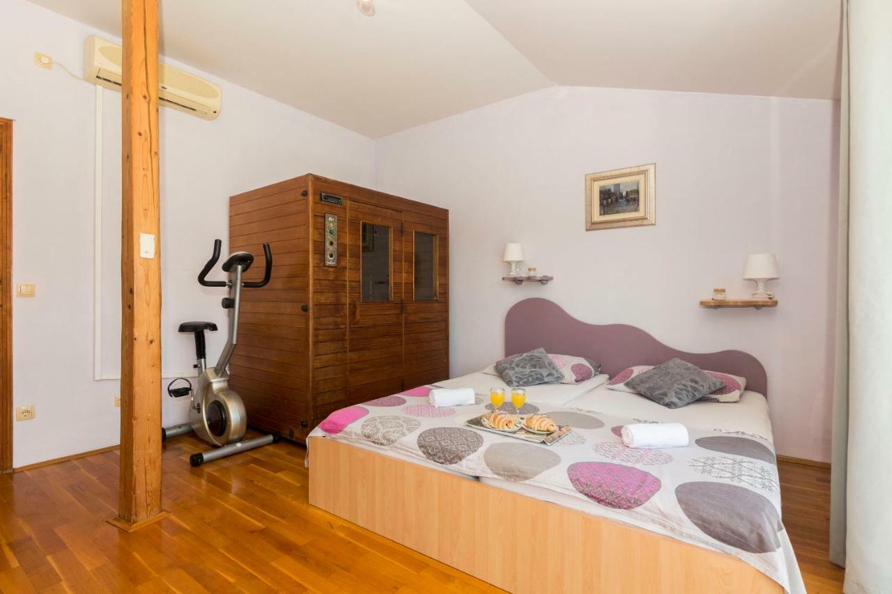 Apartments Palma Jelsa  Eksteriør billede